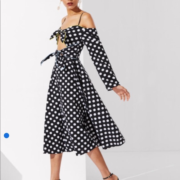 Knot Front Cold Shoulder Polka Dot Dress - Picture 3 of 8